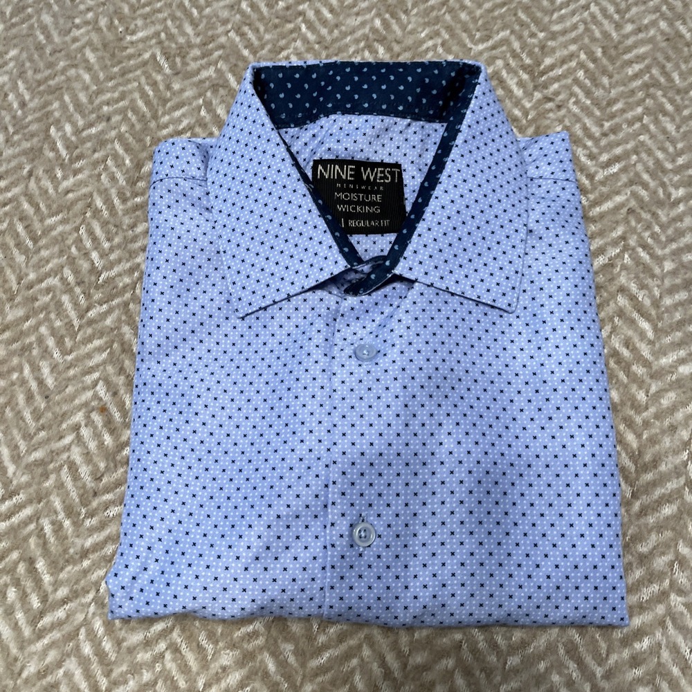 Nine West Long Sleeve Button Up Shirt Size L Blue with pattern